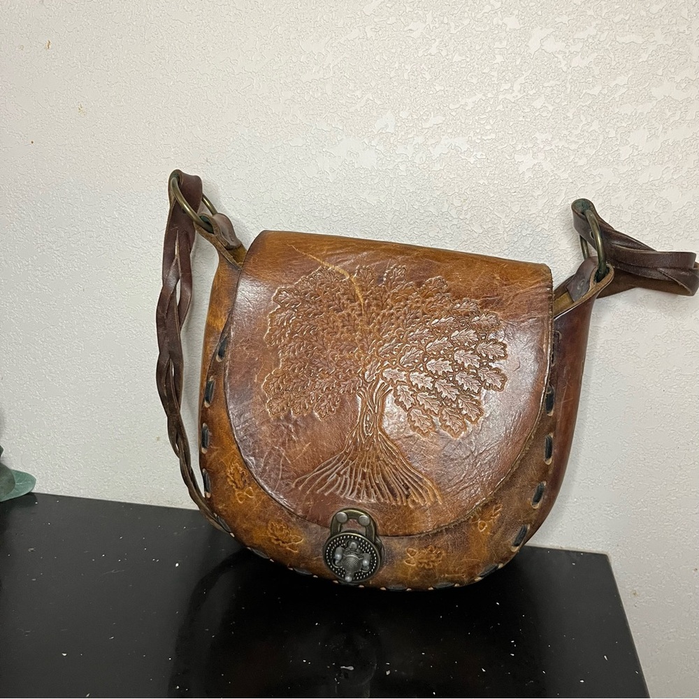 Vintage leather by canals handmade oak tree design